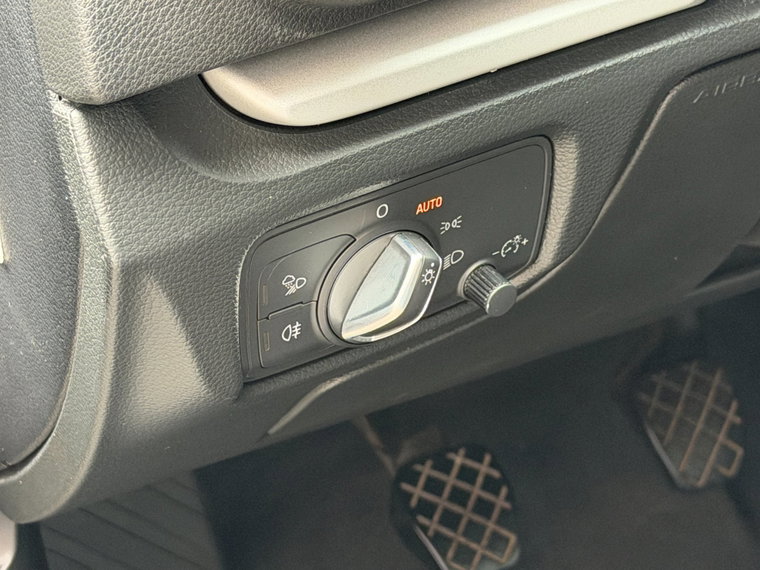 Vehicle Image 27