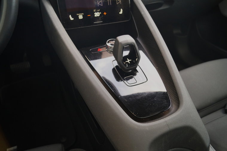 Vehicle Image 22