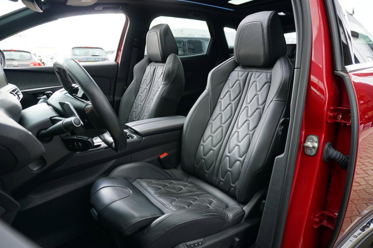 Vehicle Image 7