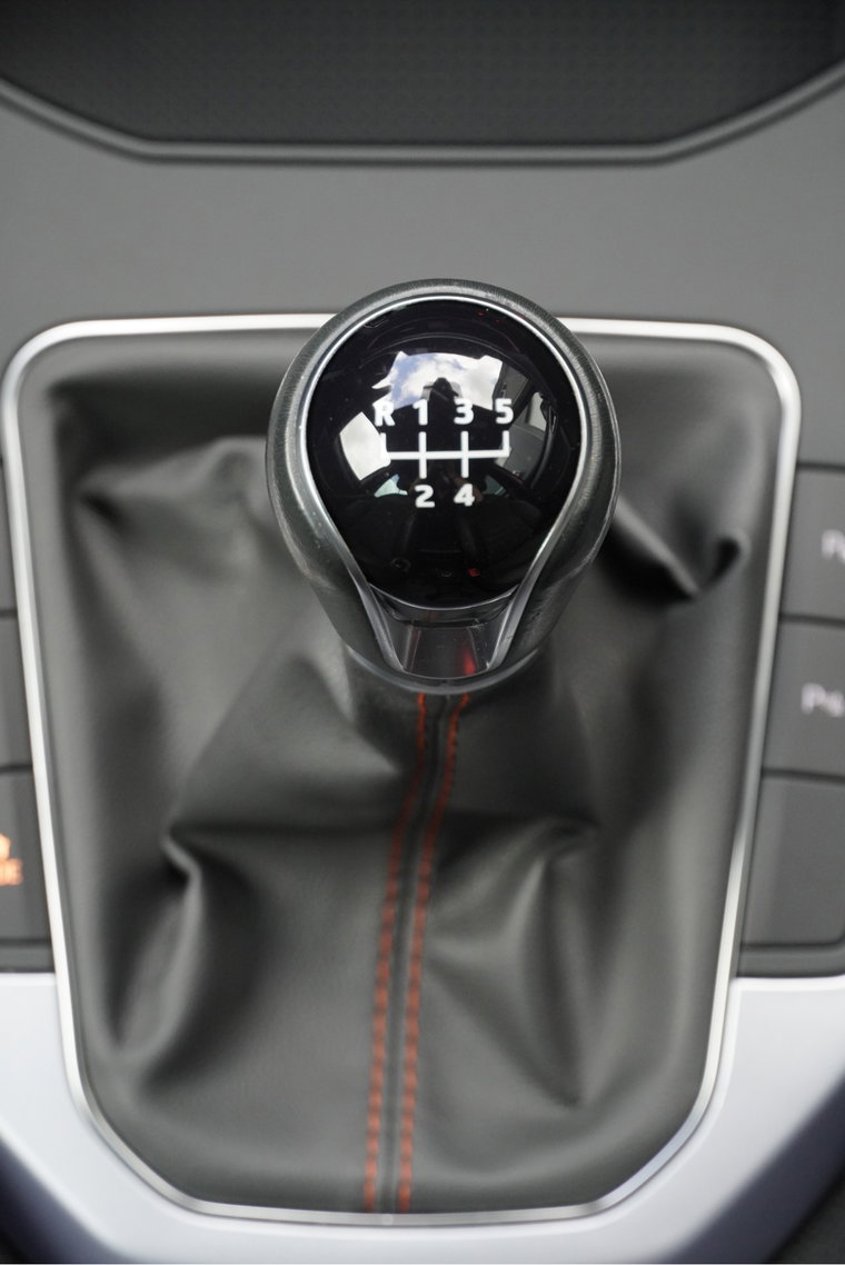 Vehicle Image 35