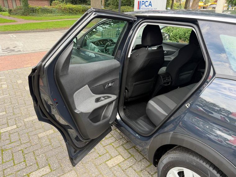 Vehicle Image 37