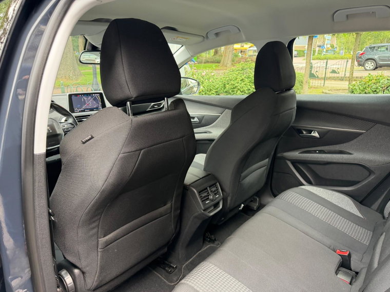 Vehicle Image 40