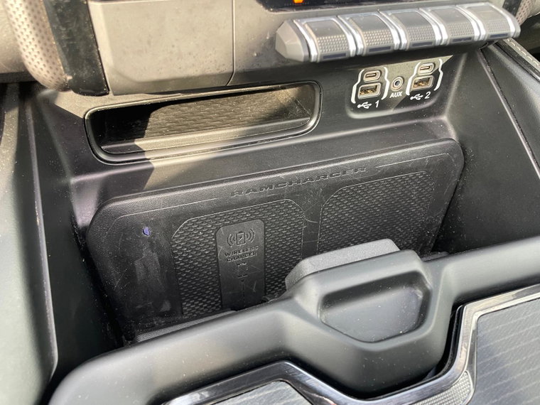 Vehicle Image 25