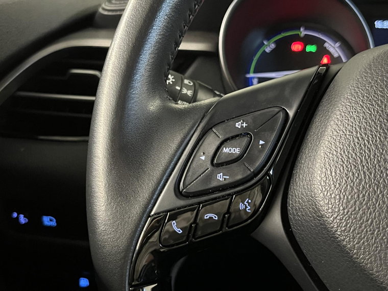 Vehicle Image 25