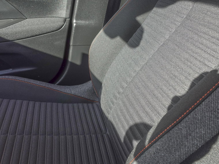 Vehicle Image 17