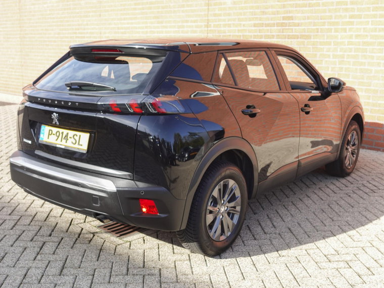 Vehicle Image 10