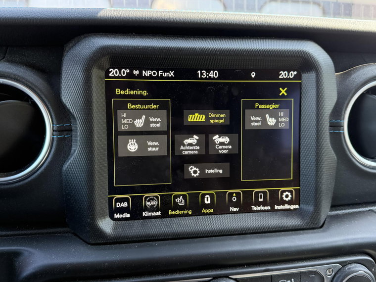 Vehicle Image 25