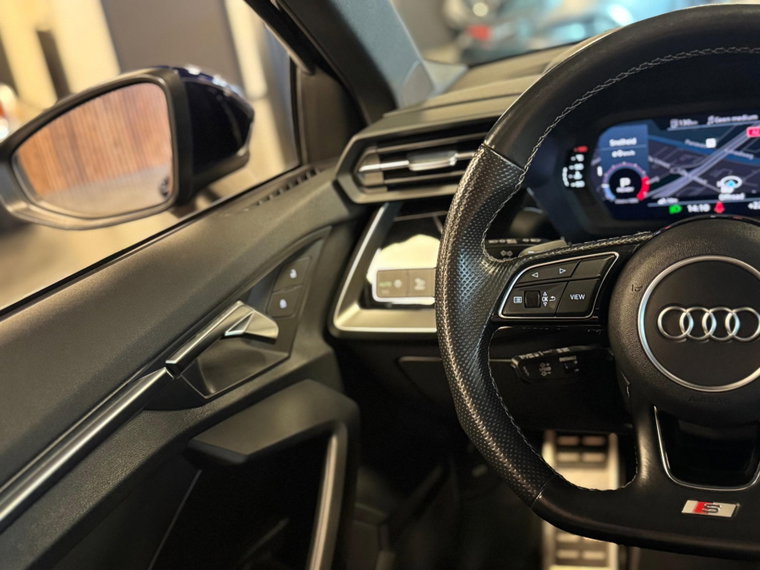 Vehicle Image 19