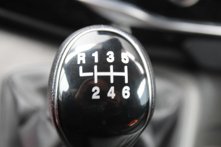 Vehicle Image 25