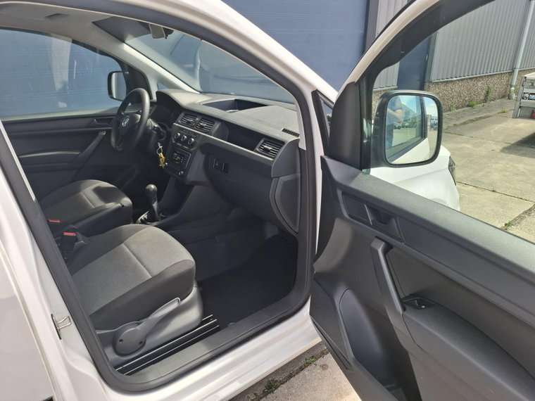 Vehicle Image 32