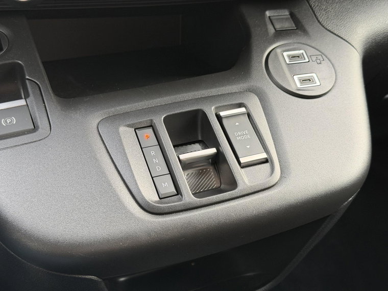 Vehicle Image 28