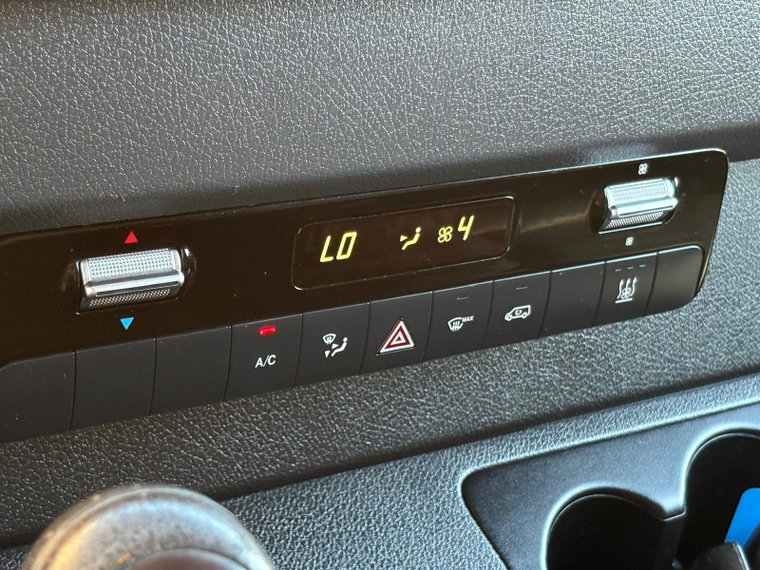 Vehicle Image 26