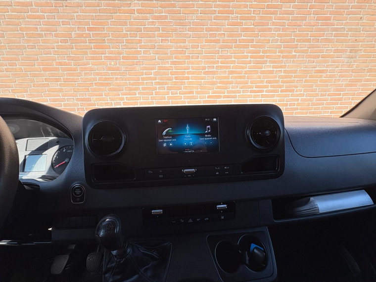 Vehicle Image 27