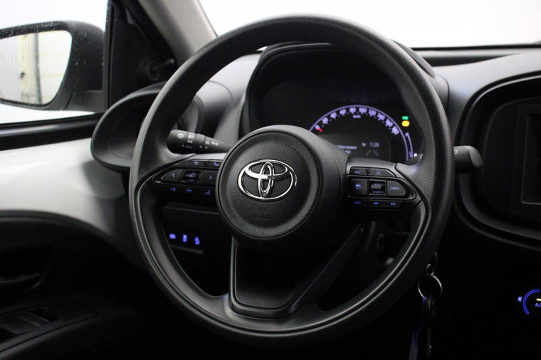 Vehicle Image 18