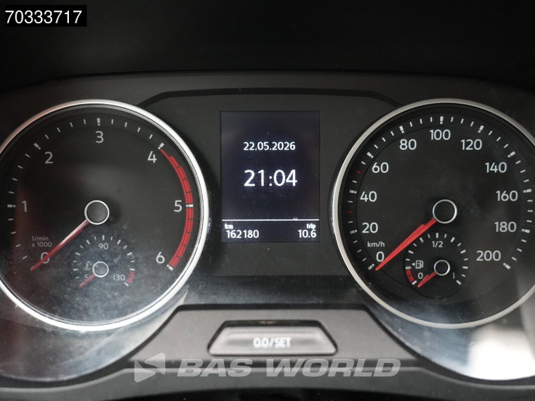 Vehicle Image 32