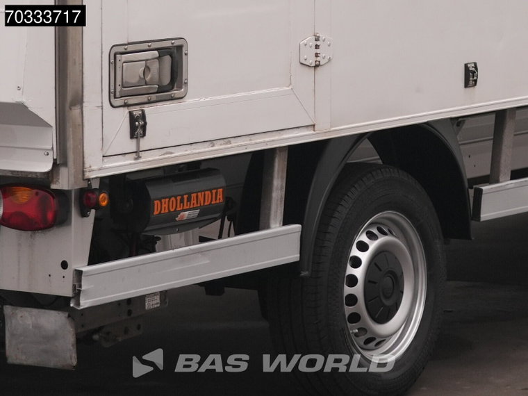 Vehicle Image 37