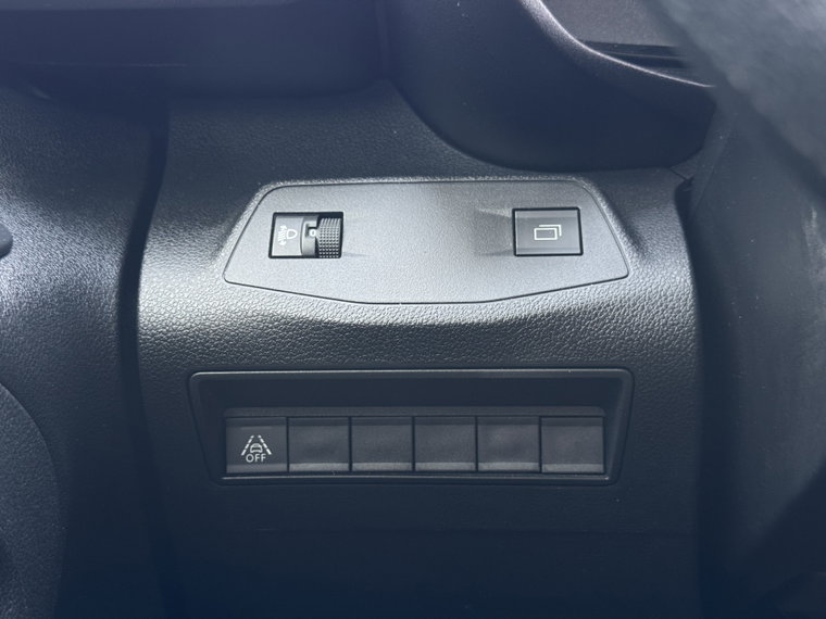 Vehicle Image 24