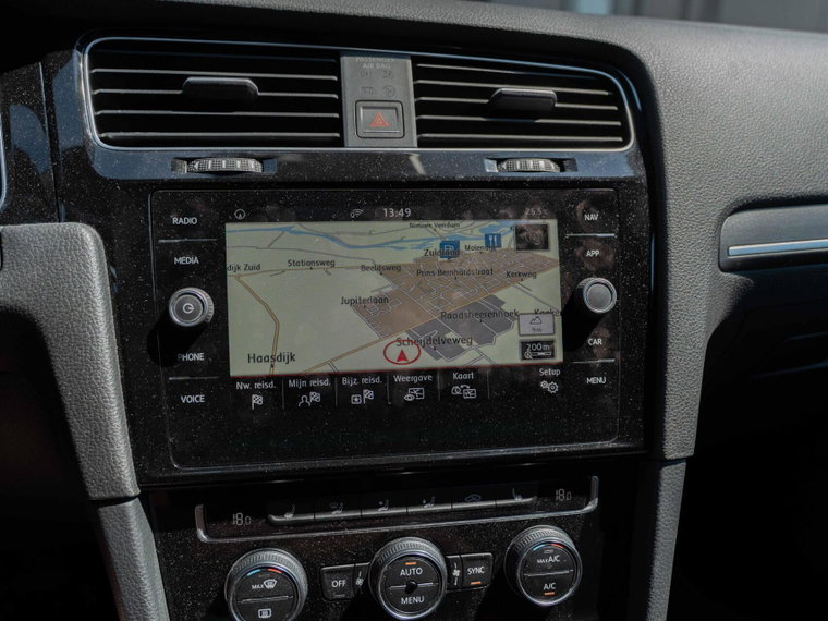 Vehicle Image 23