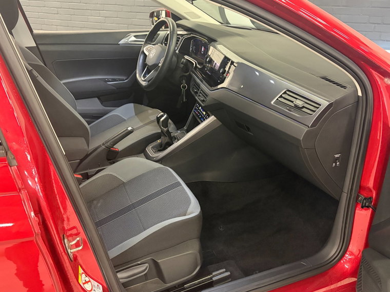 Vehicle Image 20