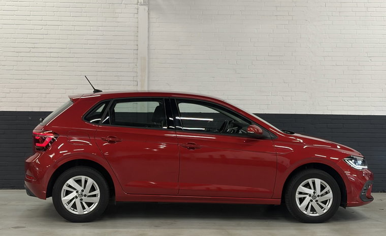 Vehicle Image 6