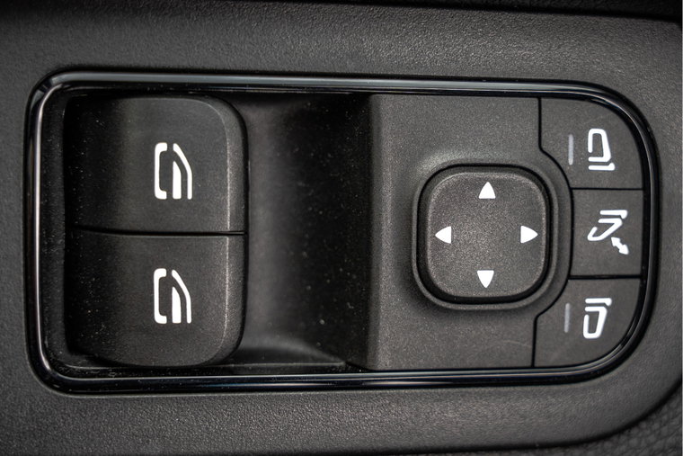 Vehicle Image 24