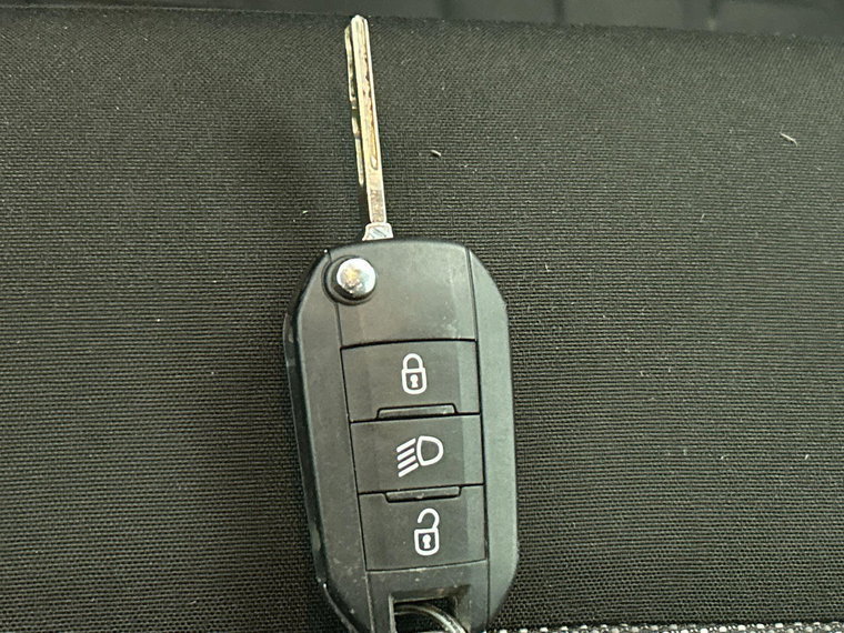 Vehicle Image 24