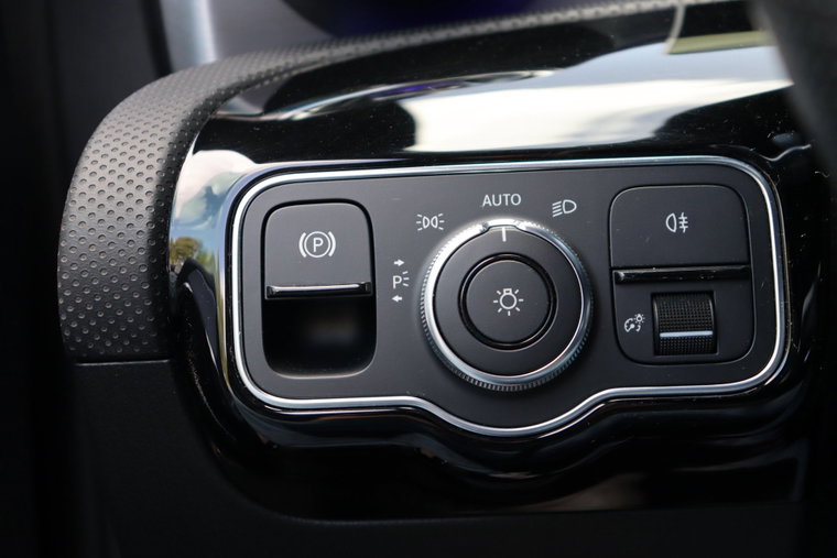Vehicle Image 35