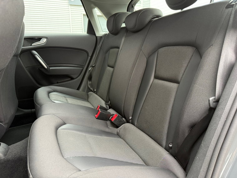 Vehicle Image 31