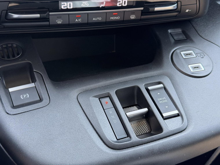 Vehicle Image 26
