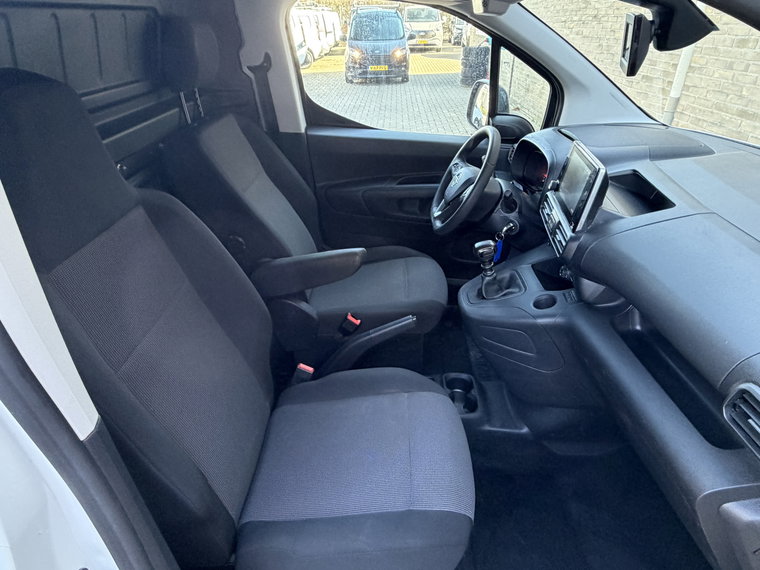 Vehicle Image 28