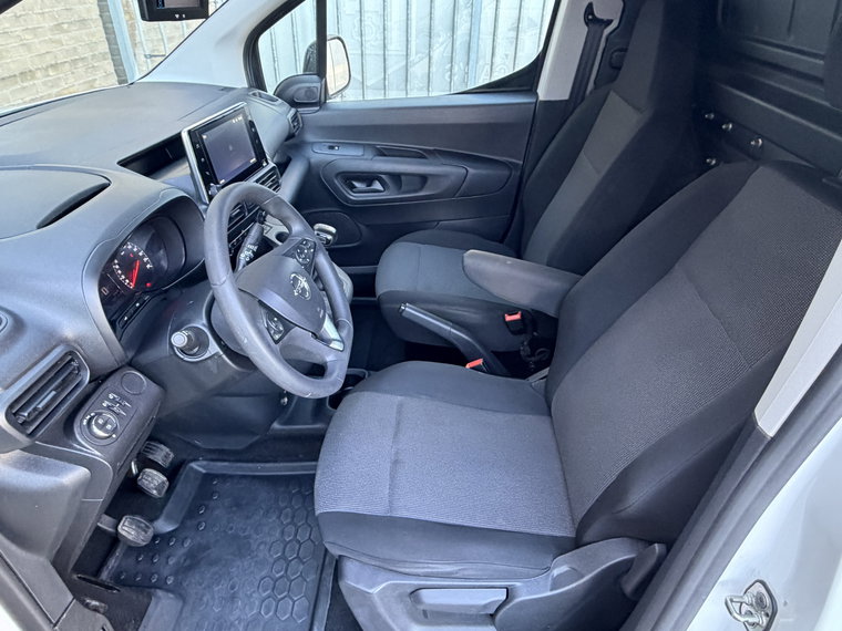 Vehicle Image 37