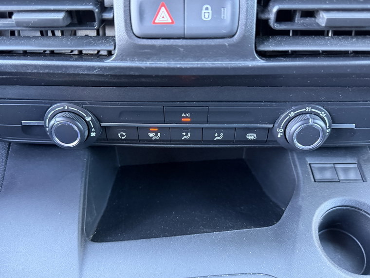 Vehicle Image 48