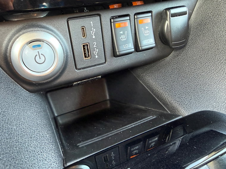 Vehicle Image 32