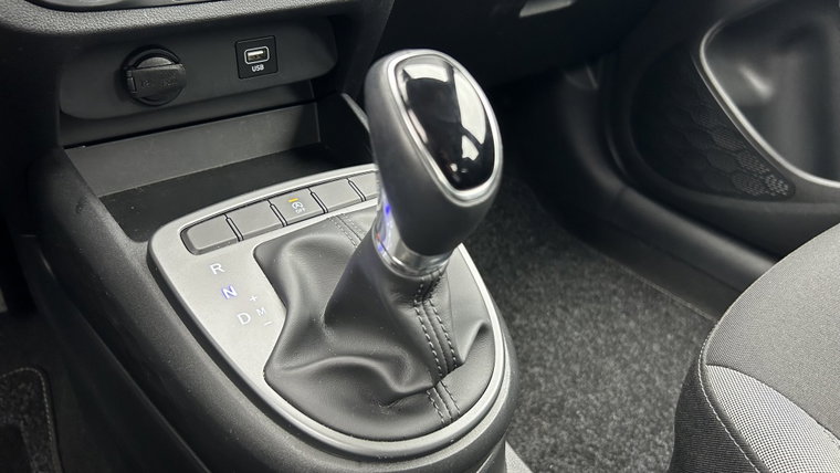 Vehicle Image 11