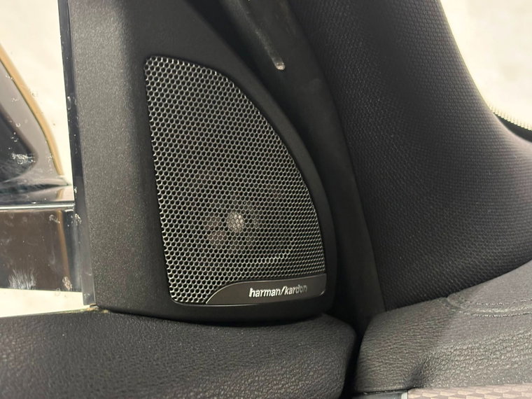 Vehicle Image 28