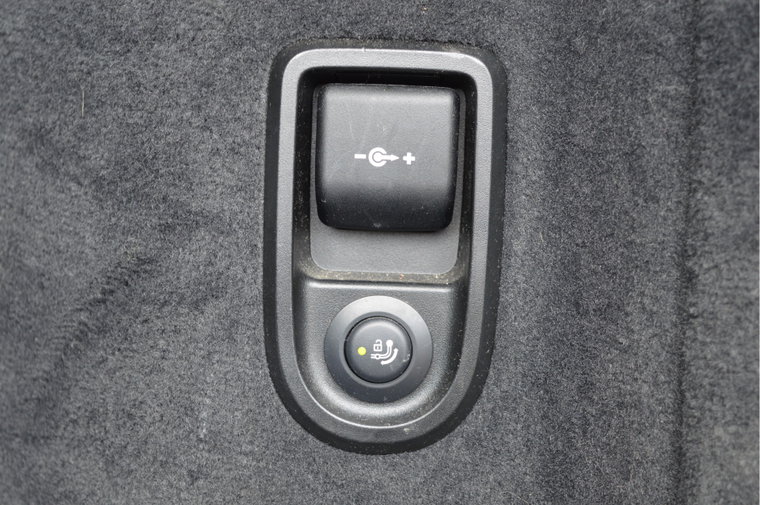 Vehicle Image 24