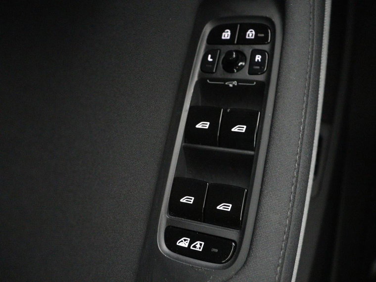 Vehicle Image 40