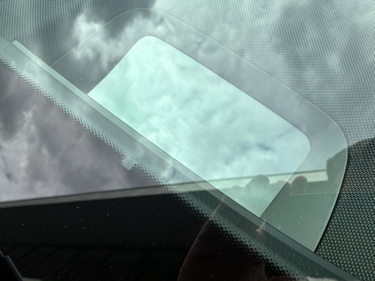 Vehicle Image 32