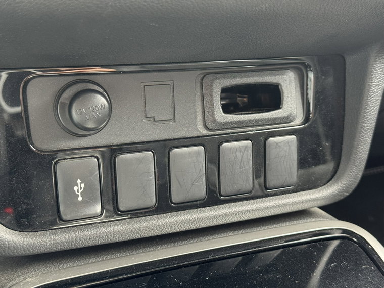 Vehicle Image 29