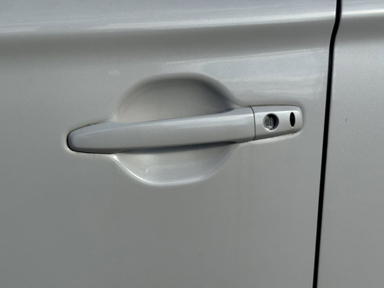 Vehicle Image 32