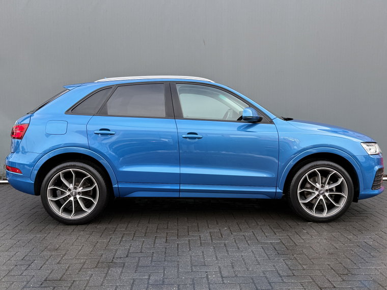 Vehicle Image 32