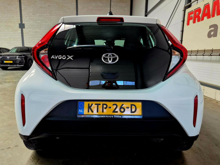 Vehicle Image 10