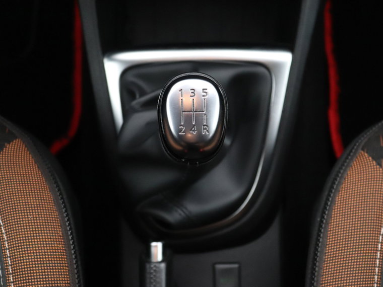 Vehicle Image 23