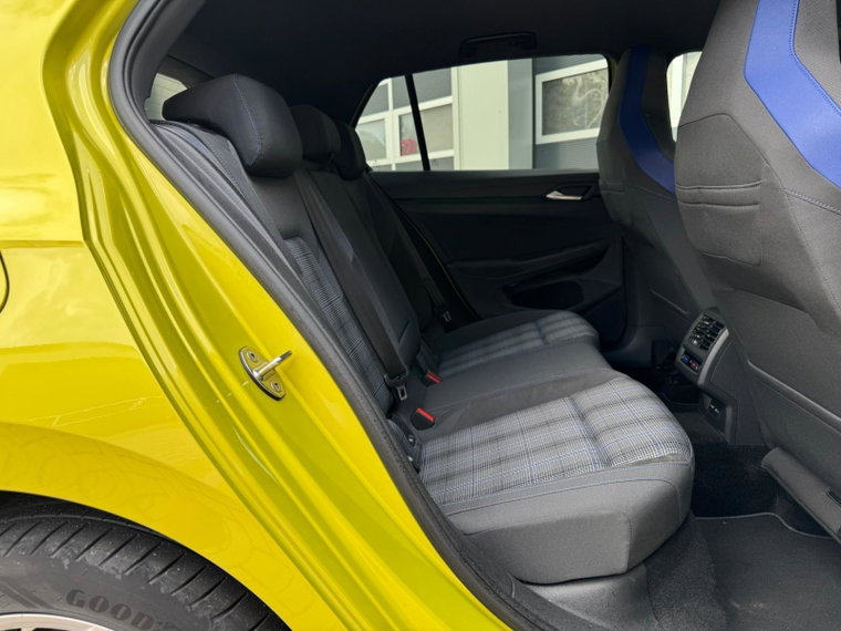 Vehicle Image 26