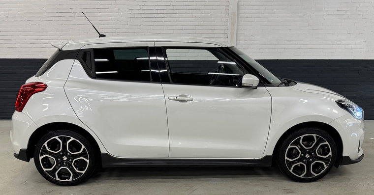 Vehicle Image 6