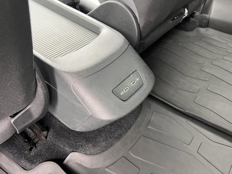 Vehicle Image 38