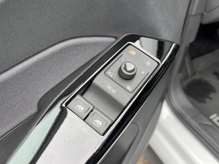 Vehicle Image 40
