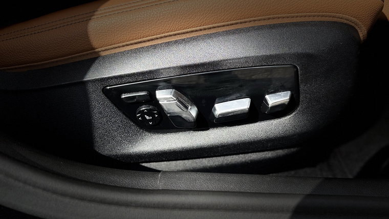 Vehicle Image 36