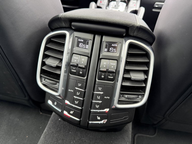 Vehicle Image 27