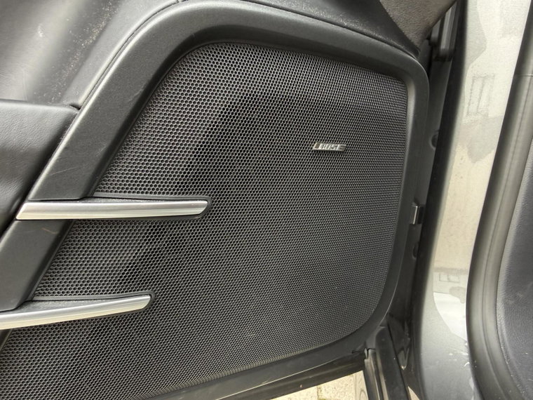 Vehicle Image 28
